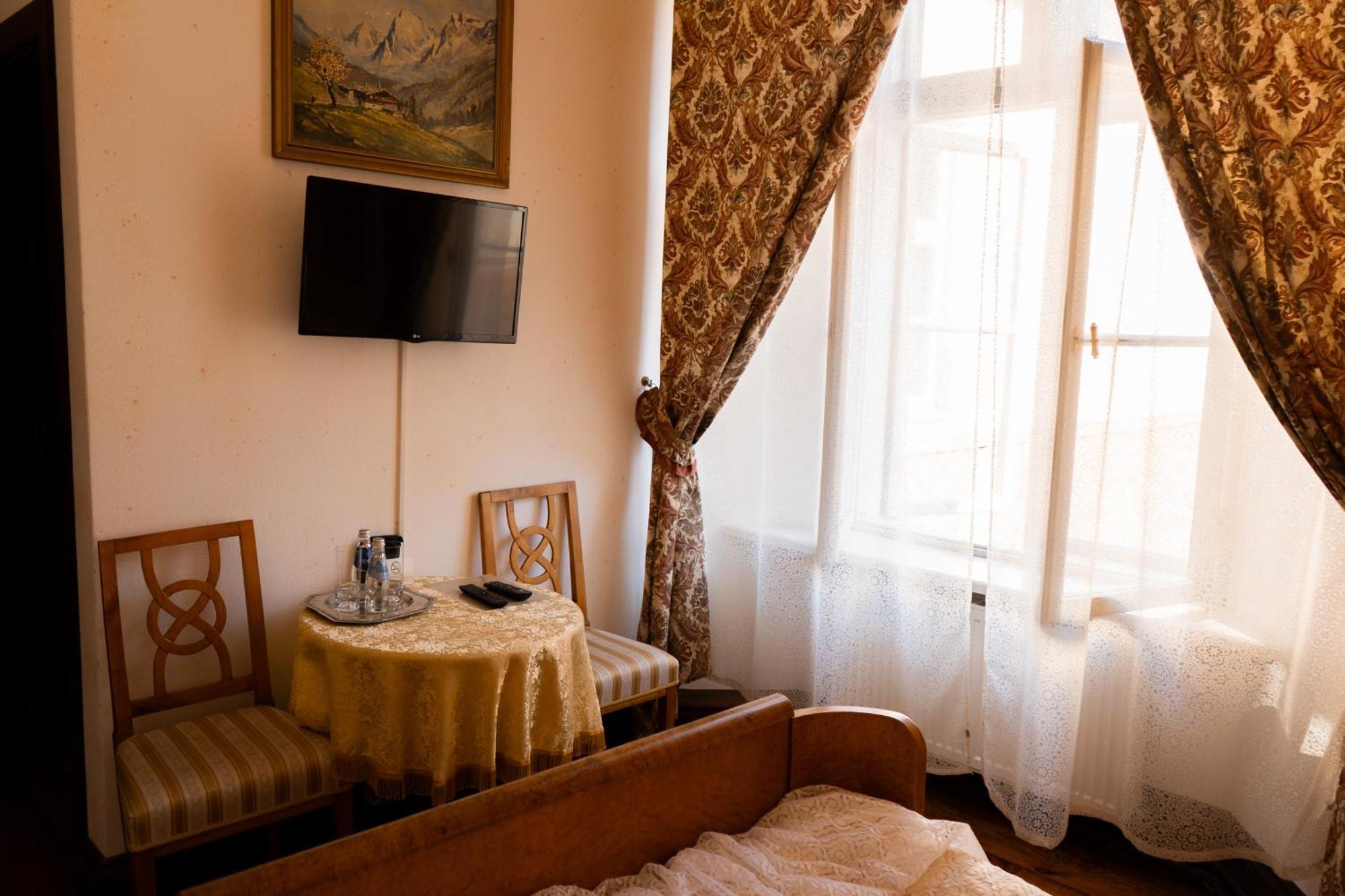 Hotel Ēdoles Pils Extérieur photo