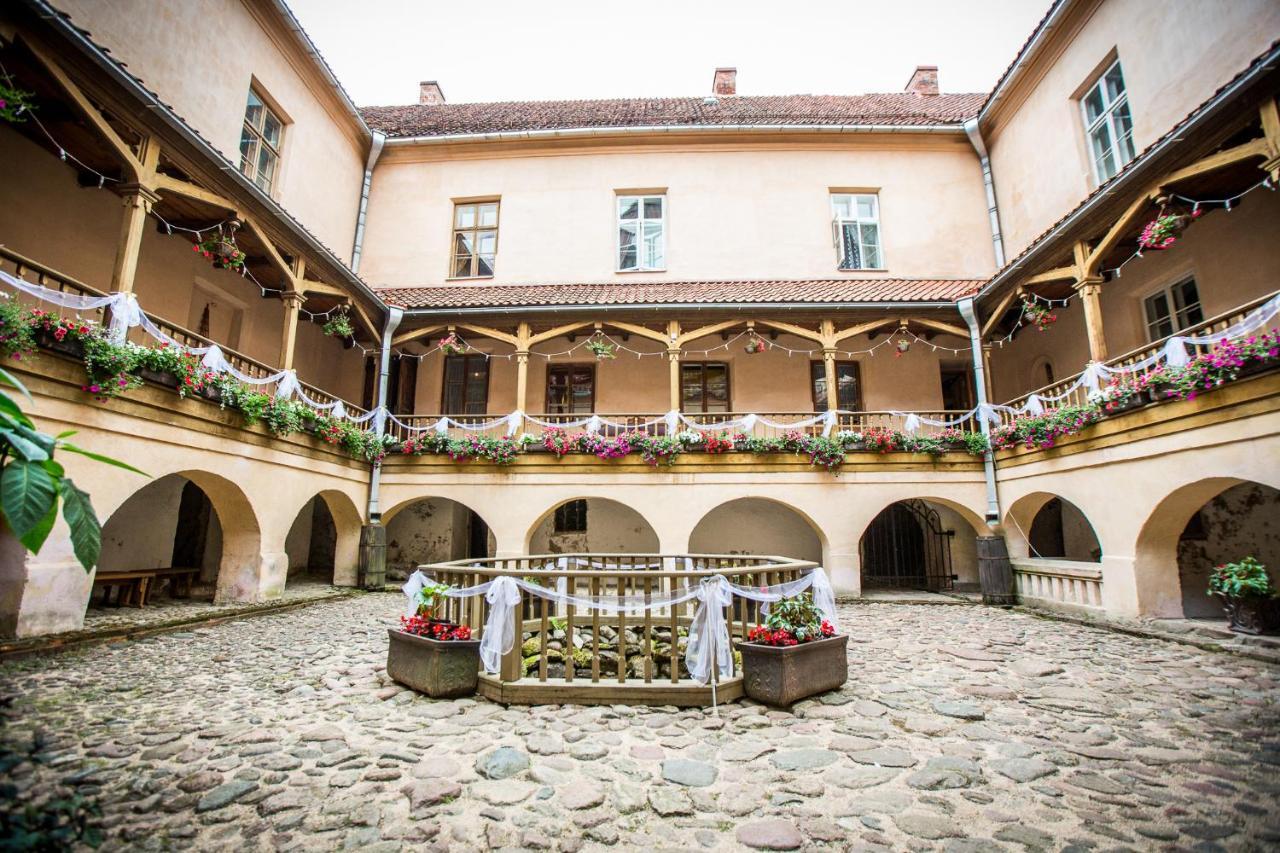 Hotel Ēdoles Pils Extérieur photo
